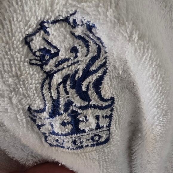 Rare Vintage Four Seasons By George  Turkish Bathrobe  w/ The Ritz Carlton Logo - Picture 4 of 12